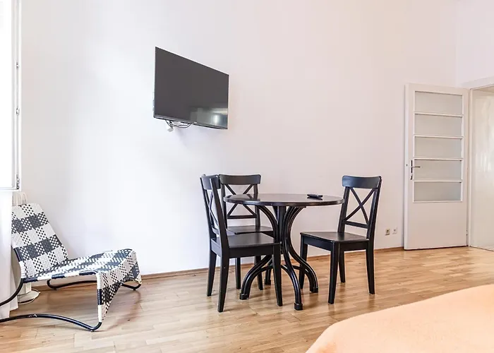 Central Elegance 2 Bedroom Apt At Vienna\'S Vibrant Center
