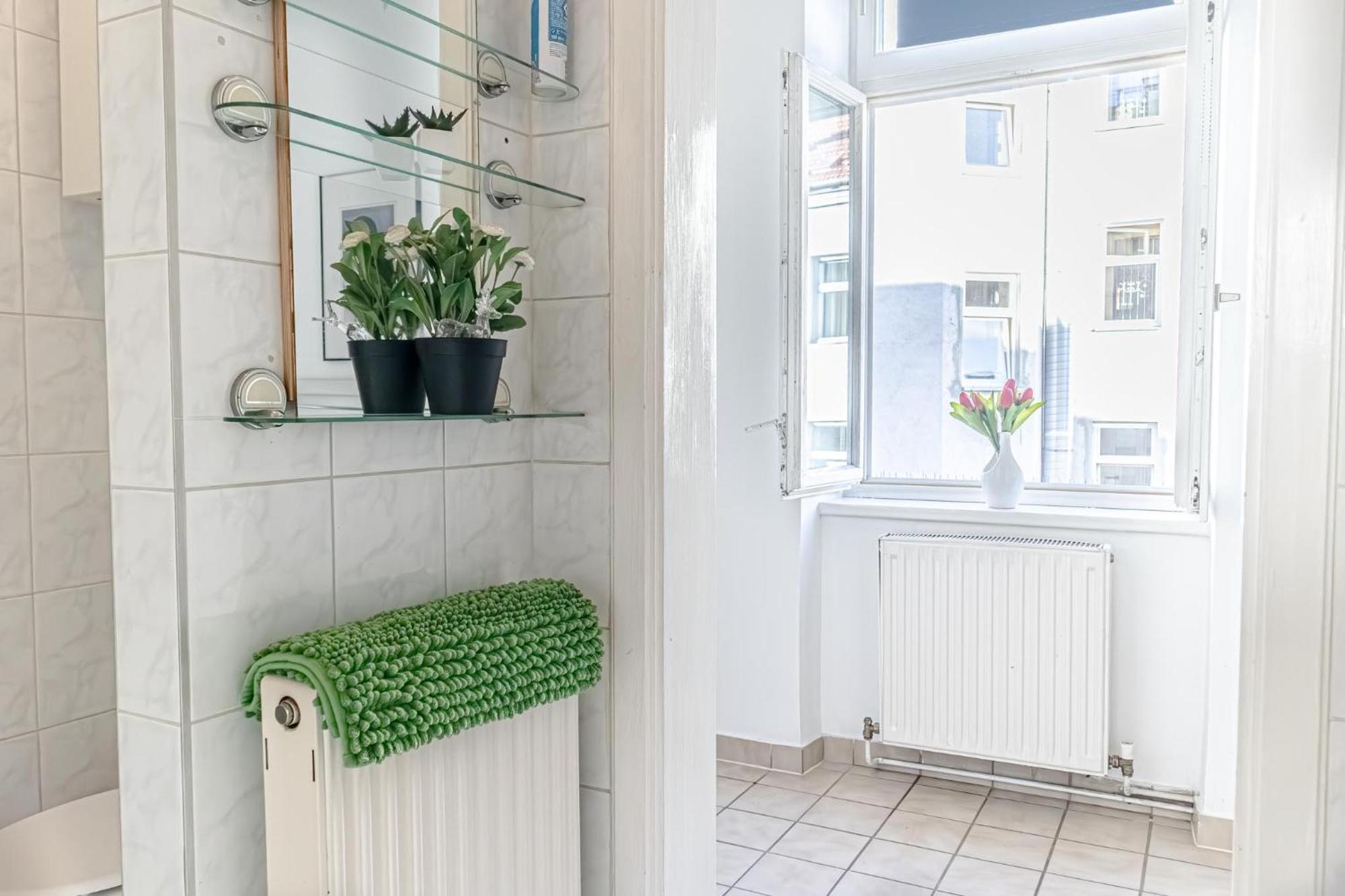 Elegance 2 Bedroom At Vienna's Vibrant Center Wenen