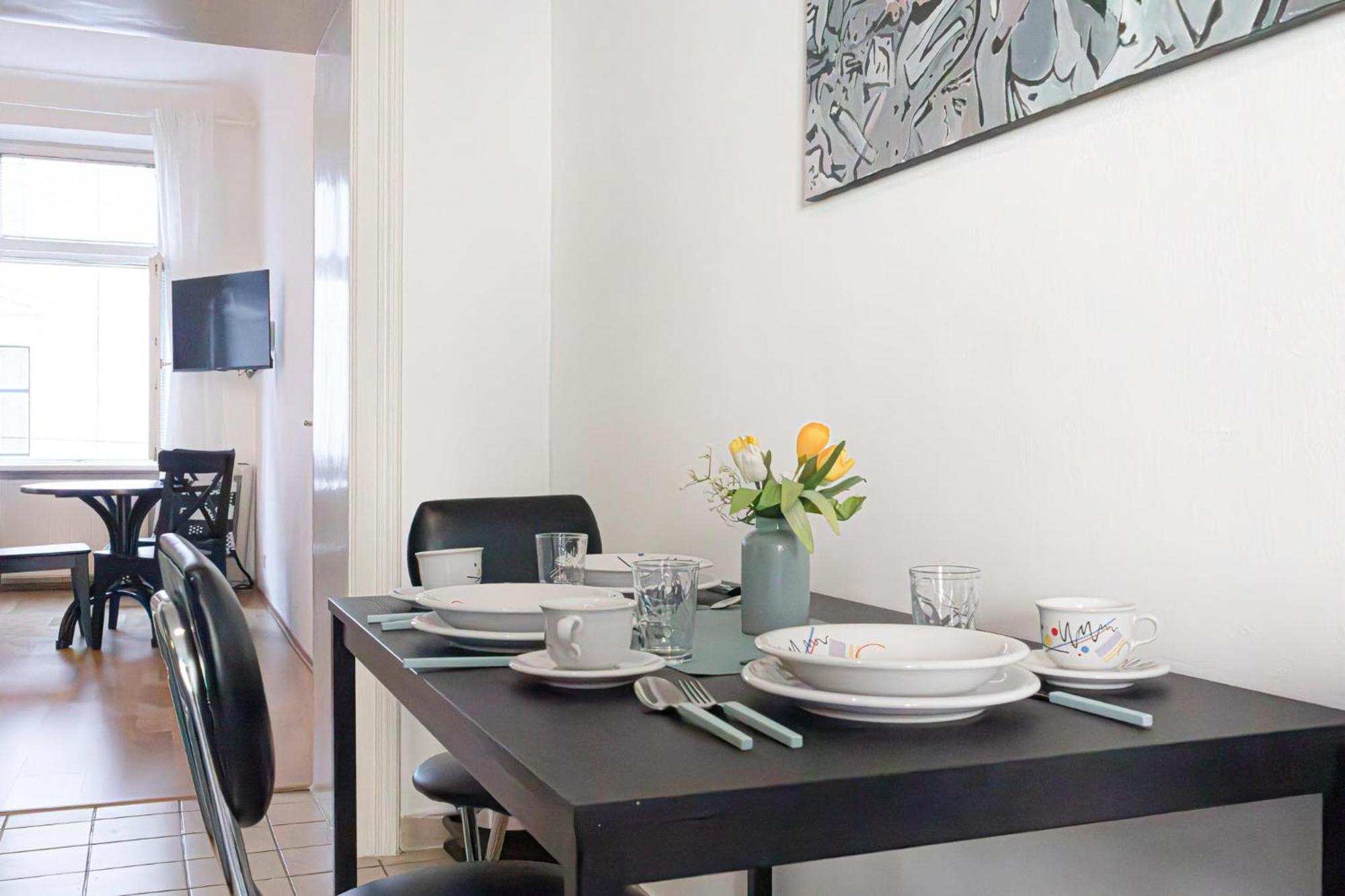 Elegance 2 Bedroom At Vienna's Vibrant Center
