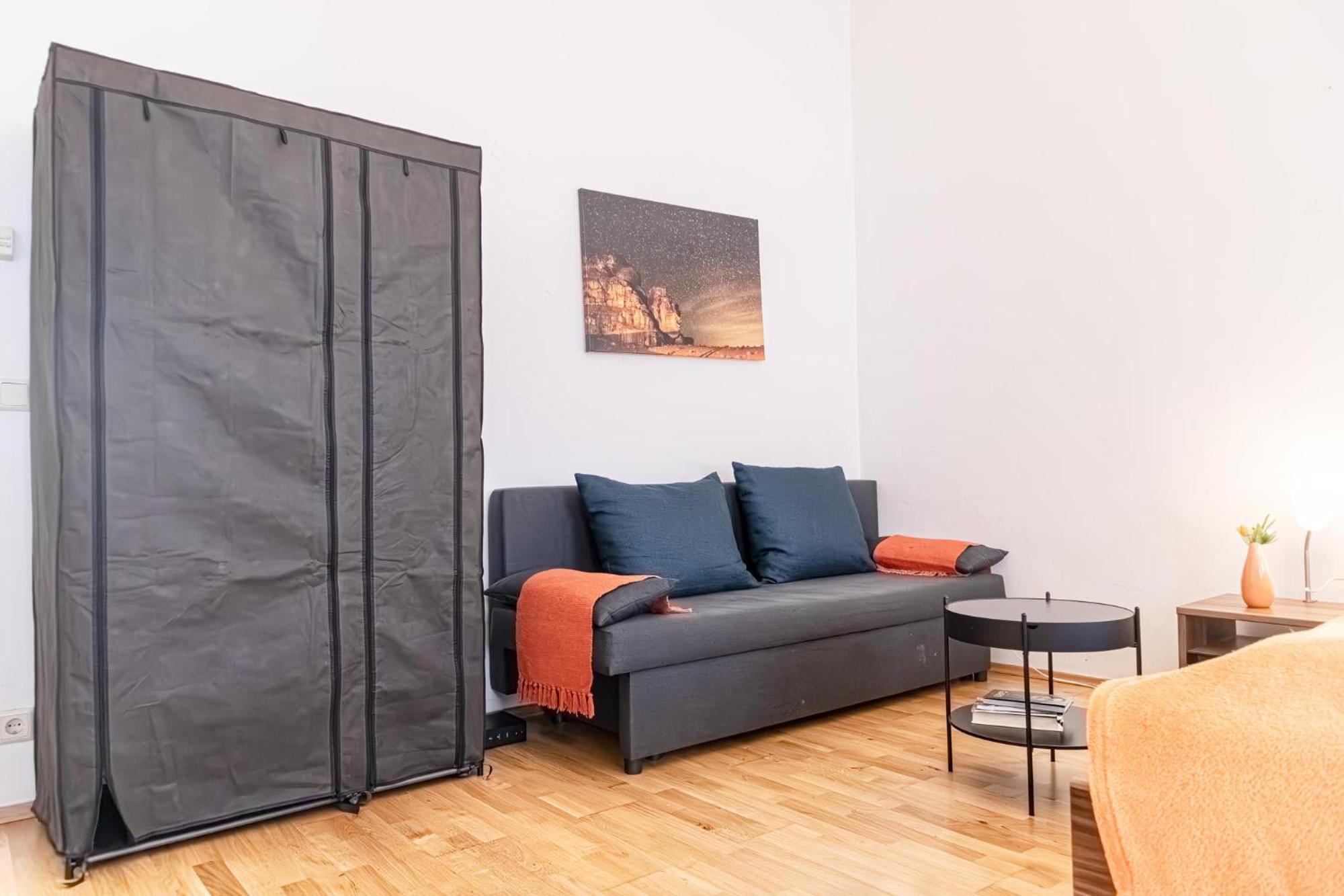 Appartement Elegance 2 Bedroom At Vienna's Vibrant Center Wenen